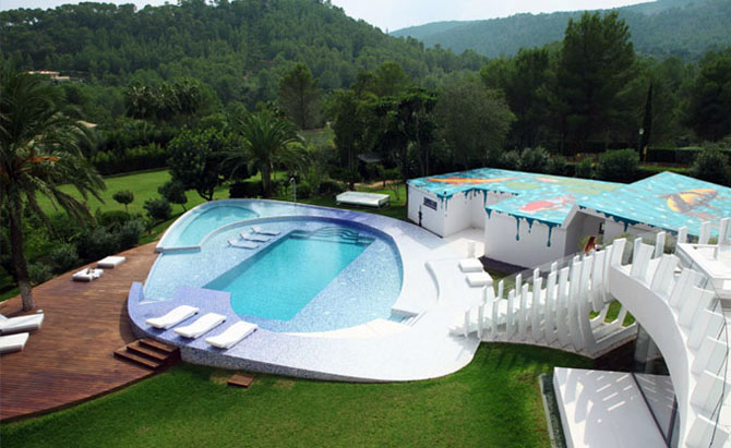 http://mnbnmb.persiangig.com/image/Luxury-Villa-Creative-Outdoor-Swimming-Pool.jpg